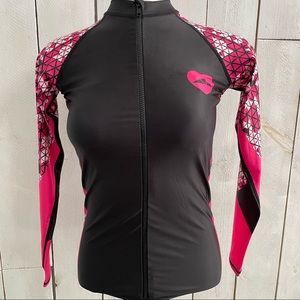 NWT Rash Guard Wet Suit Top Swim Dive SPF 30